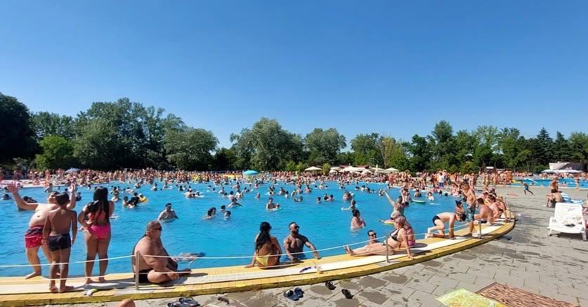 Tarifele la Ștrandul Neptun din Arad rămân neschimbate în sezonul estival 2026
