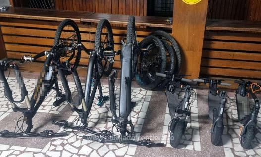 Captură la Nădlac: biciclete și trotinete electrice de 45.000 de lei, descoperite fără acte