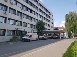 Doar doi candidați au trecut proba scrisă pentru 19 posturi de brancardier la Spitalul Județean Arad. Situație similară la concursul pentru infirmieri